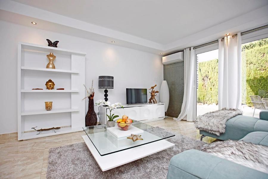 R02 Luxury Apartment In Villa With Pool And Garden Marbella Bagian luar foto