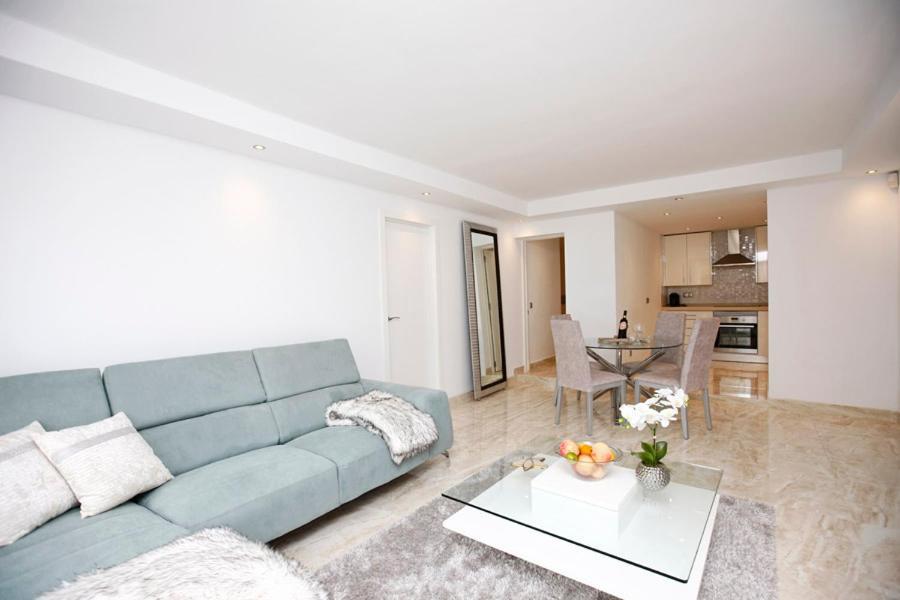 R02 Luxury Apartment In Villa With Pool And Garden Marbella Bagian luar foto