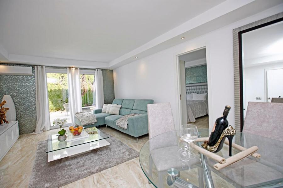 R02 Luxury Apartment In Villa With Pool And Garden Marbella Bagian luar foto